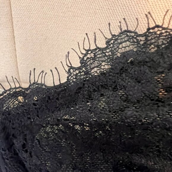 black lace bra - Picture 2 of 3